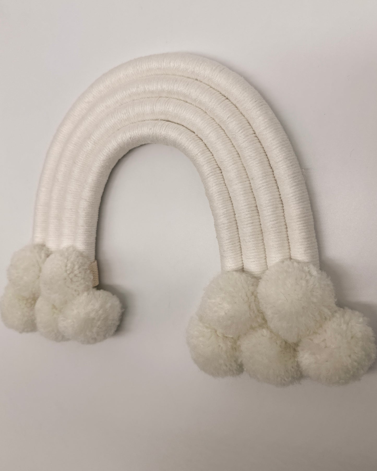 Arco íris Branco Pompom